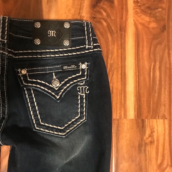 NWOT Miss Me Signature Boot Jeans - Picture 3 of 4